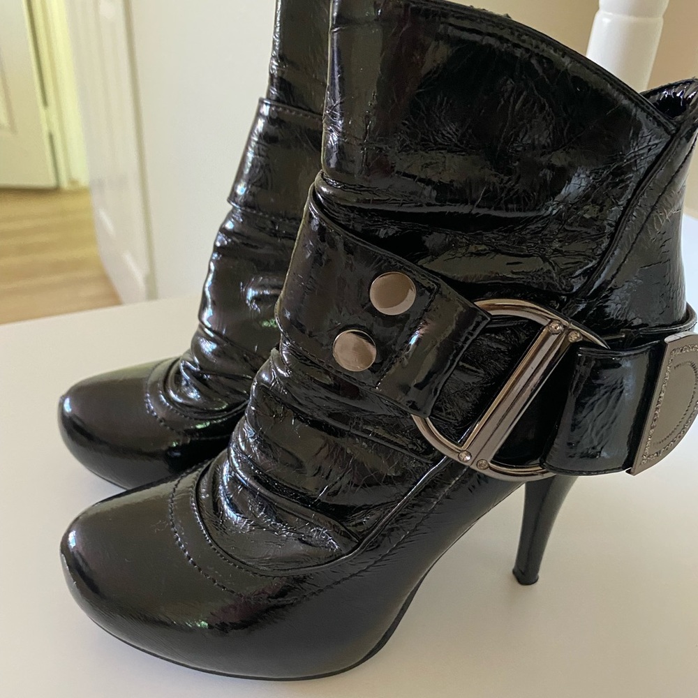 Brand: Beyond / Color: Black / Size: 6 1/2